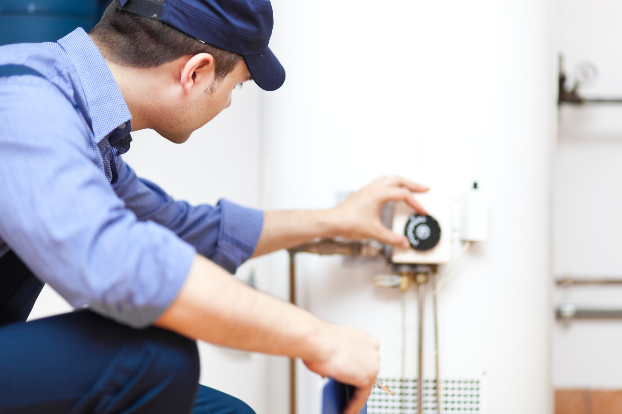 plumber changing knobs